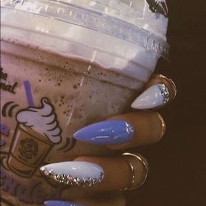 Meet your Posher, Dee